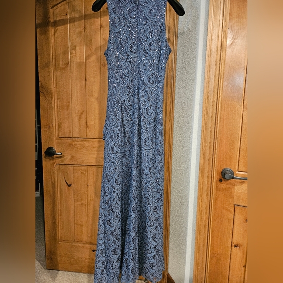 Alex Evenings Petite Long Sleeveless Lace and Sequin Dress Size 12P - Picture 2 of 7
